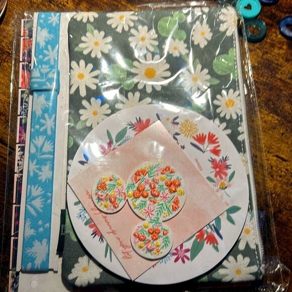 Happy Planner - Disney Mickey, Minnie Bundle - Items are NEW - Picture 1 of 10